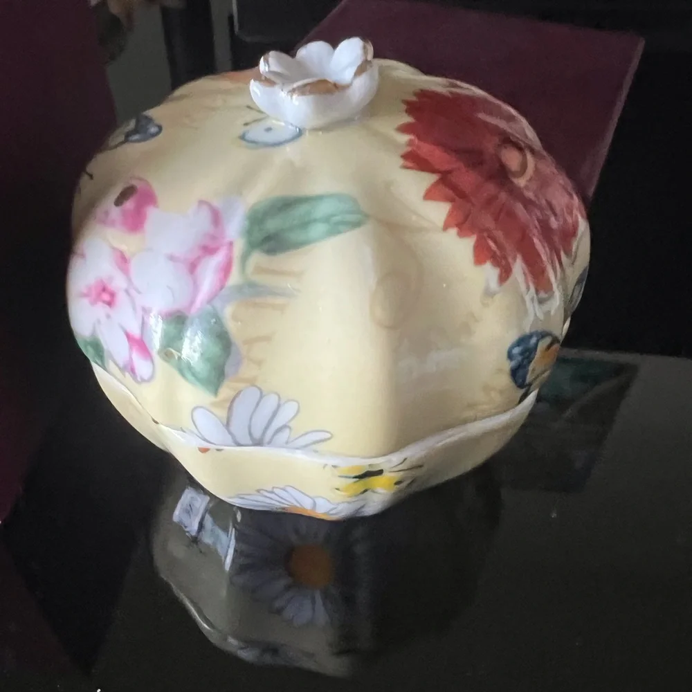 Mayfair Collection Fine Bone China Trinket Holder - Picture 1 of 4